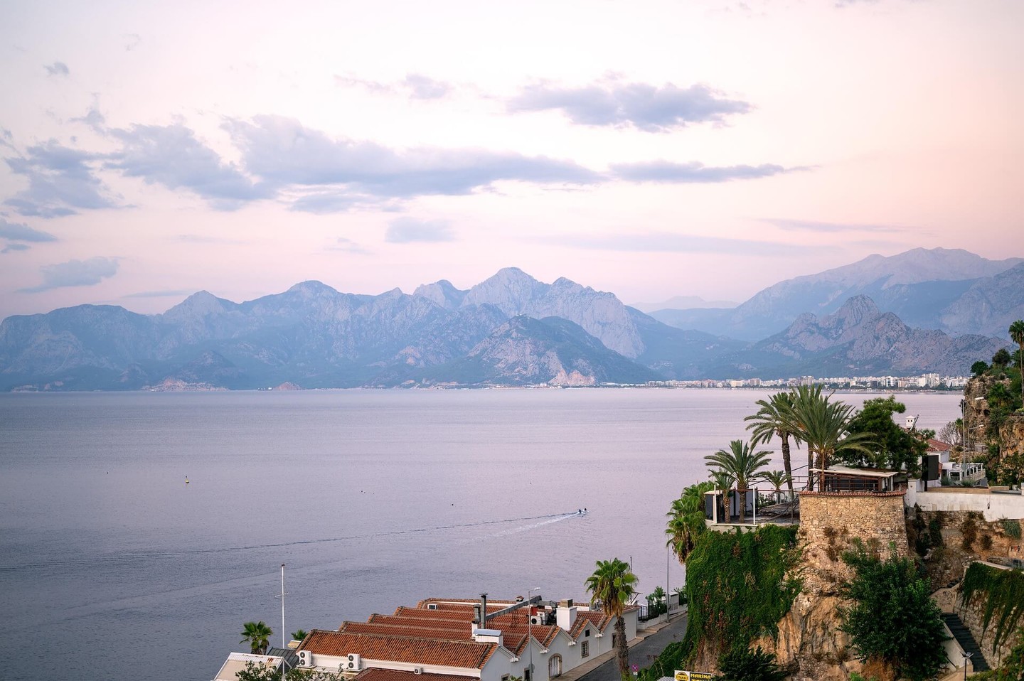 رحلات إلى أنطاليا من الامارات، لتجارب عائلية ممتعة